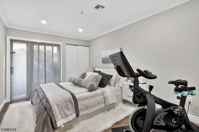 20 Mcchesney Ct, West Orange Twp., NJ 07052