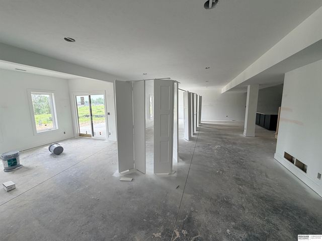 6231 N 207th Street, Elkhorn, NE 68022