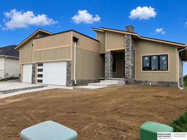 6231 N 207th Street, Elkhorn, NE 68022