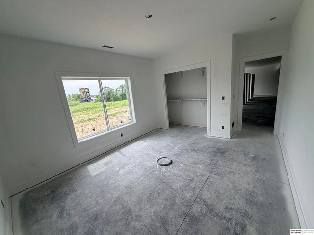 6231 N 207th Street, Elkhorn, NE 68022