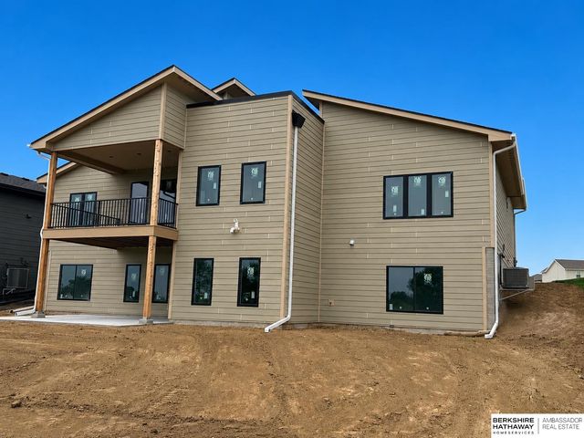 6231 N 207th Street, Elkhorn, NE 68022