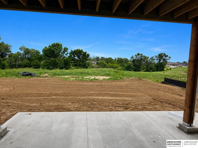 6231 N 207th Street, Elkhorn, NE 68022