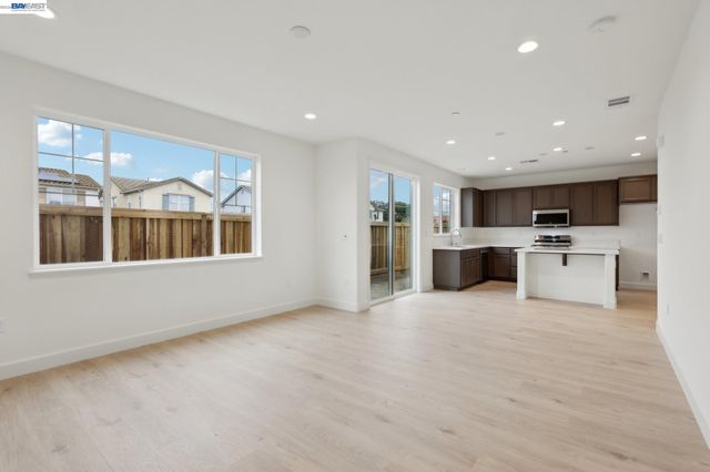 230 Mindy Way, Pittsburg, CA 94565