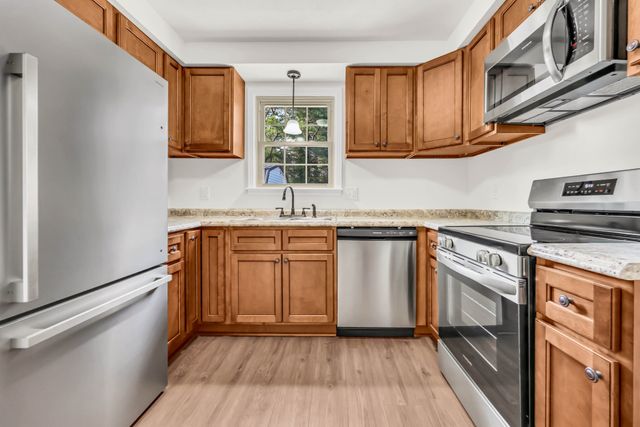 803 Laurel Dr, Clarksville, TN 37043