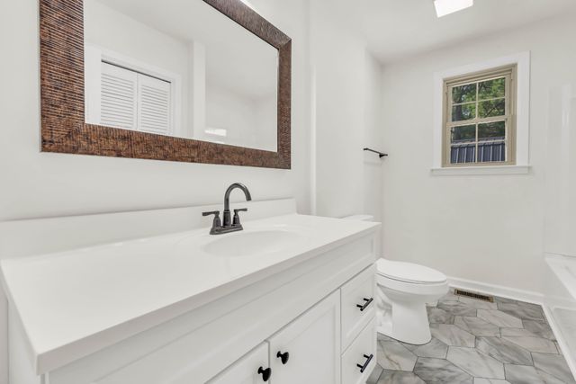 803 Laurel Dr, Clarksville, TN 37043