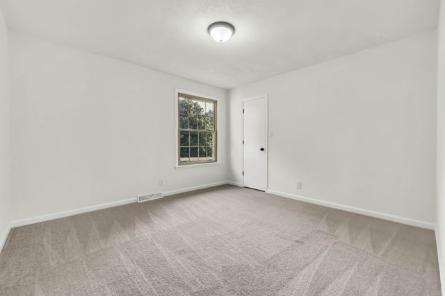803 Laurel Dr, Clarksville, TN 37043
