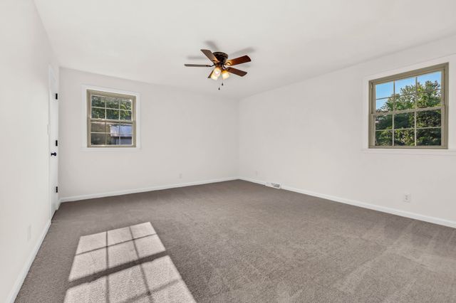 803 Laurel Dr, Clarksville, TN 37043