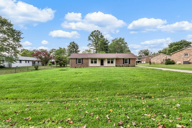 803 Laurel Dr, Clarksville, TN 37043