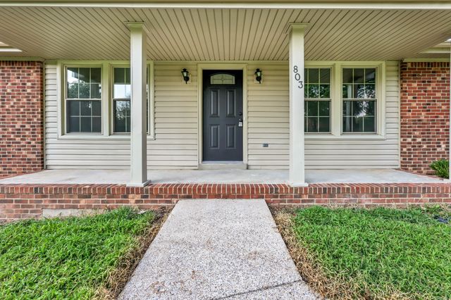 803 Laurel Dr, Clarksville, TN 37043