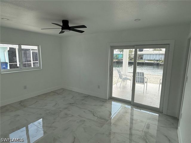 2823 Janet ST, Matlacha, FL 33993