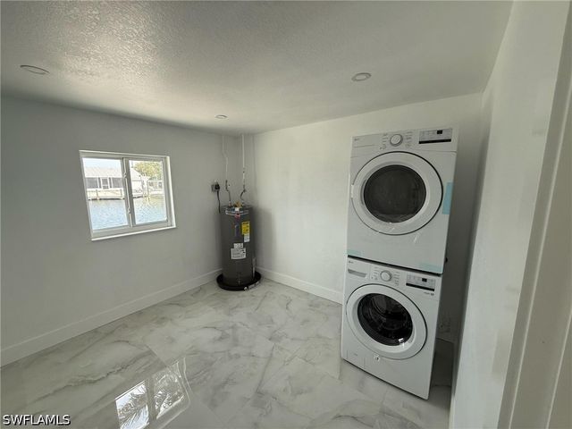2823 Janet ST, Matlacha, FL 33993