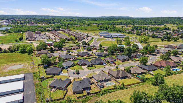 1515 Redwood Place, Tahlequah, OK 74464