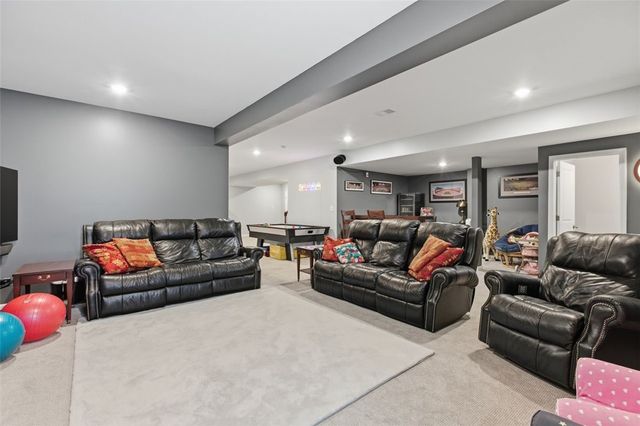 359 Juniper Way, Peters Twp, PA 15317
