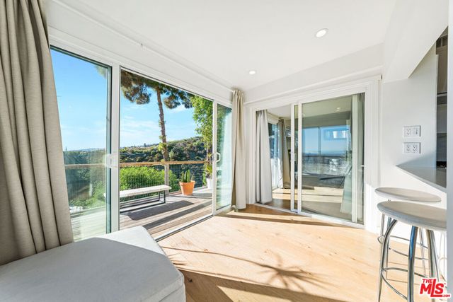 8494 Cole Crest Drive, Los Angeles, CA 90046