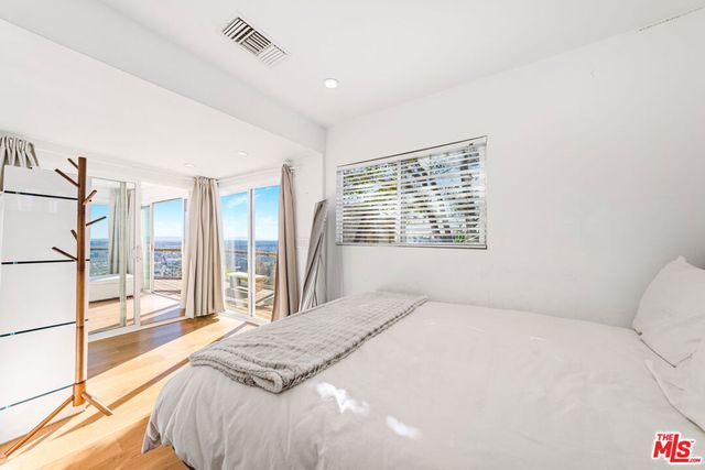 8494 Cole Crest Drive, Los Angeles, CA 90046