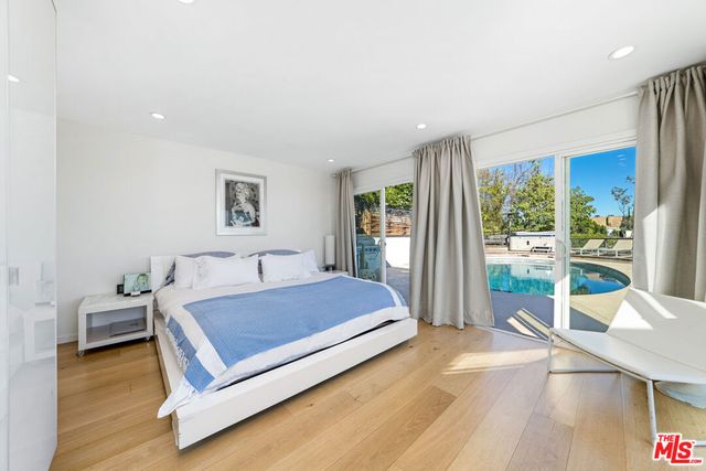 8494 Cole Crest Drive, Los Angeles, CA 90046