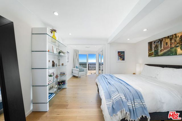 8494 Cole Crest Drive, Los Angeles, CA 90046