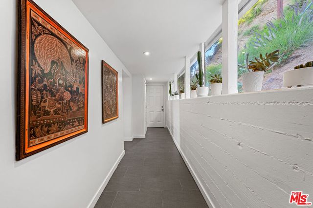 8494 Cole Crest Drive, Los Angeles, CA 90046