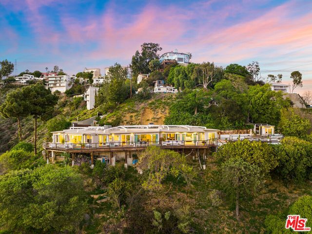 8494 Cole Crest Drive, Los Angeles, CA 90046