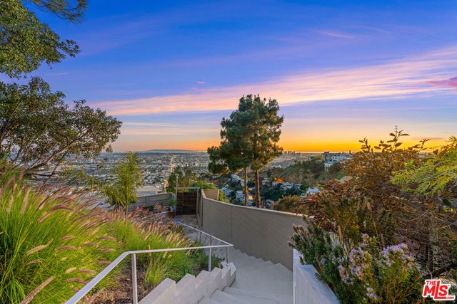 8494 Cole Crest Drive, Los Angeles, CA 90046