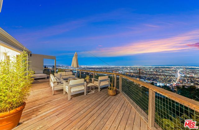 8494 Cole Crest Drive, Los Angeles, CA 90046