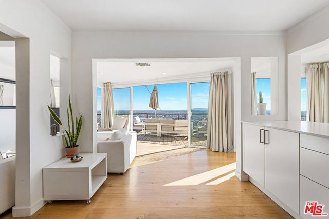 8494 Cole Crest Drive, Los Angeles, CA 90046