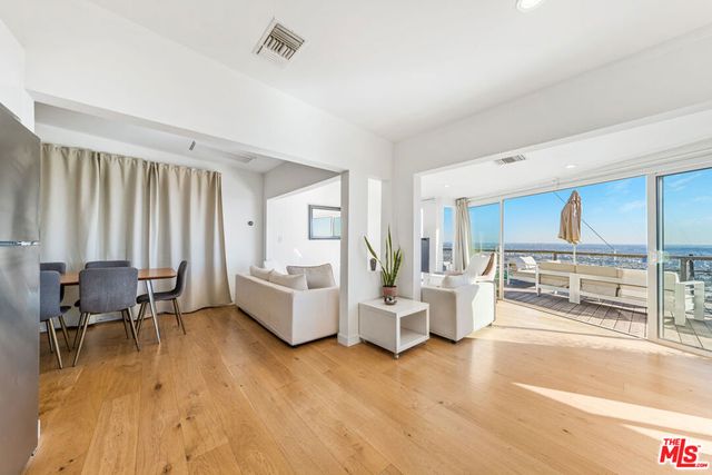 8494 Cole Crest Drive, Los Angeles, CA 90046