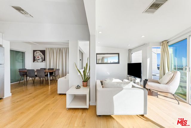 8494 Cole Crest Drive, Los Angeles, CA 90046