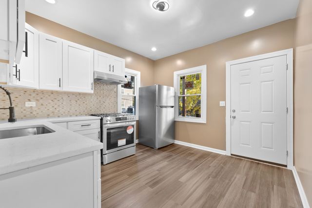 435 N Leclaire Avenue, Chicago, IL 60644