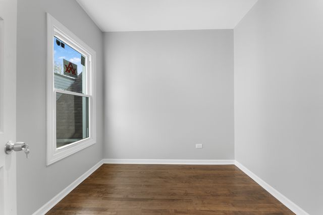 435 N Leclaire Avenue, Chicago, IL 60644