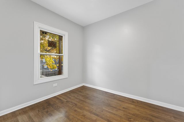 435 N Leclaire Avenue, Chicago, IL 60644