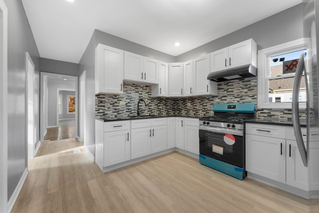 435 N Leclaire Avenue, Chicago, IL 60644