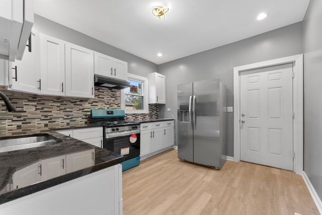 435 N Leclaire Avenue, Chicago, IL 60644