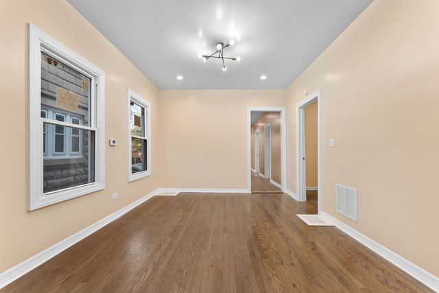 435 N Leclaire Avenue, Chicago, IL 60644