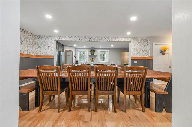 1381 Putnam Pike, Glocester, RI 02814