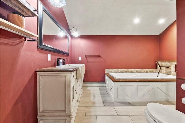 1381 Putnam Pike, Glocester, RI 02814