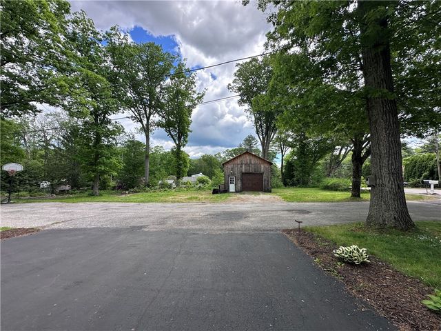 1381 Putnam Pike, Glocester, RI 02814
