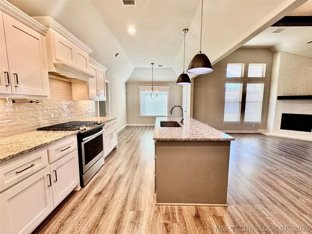 4224 S 185th East Avenue, Tulsa, OK 74134