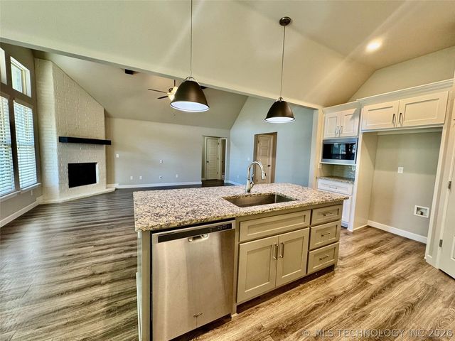 4224 S 185th East Avenue, Tulsa, OK 74134