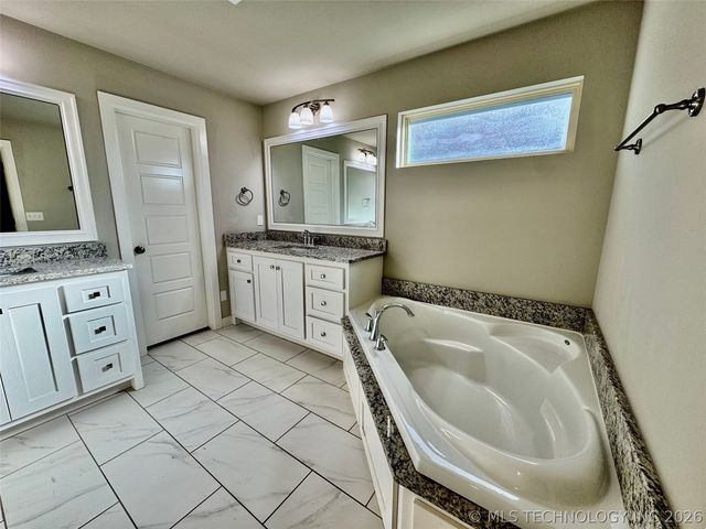 4224 S 185th East Avenue, Tulsa, OK 74134