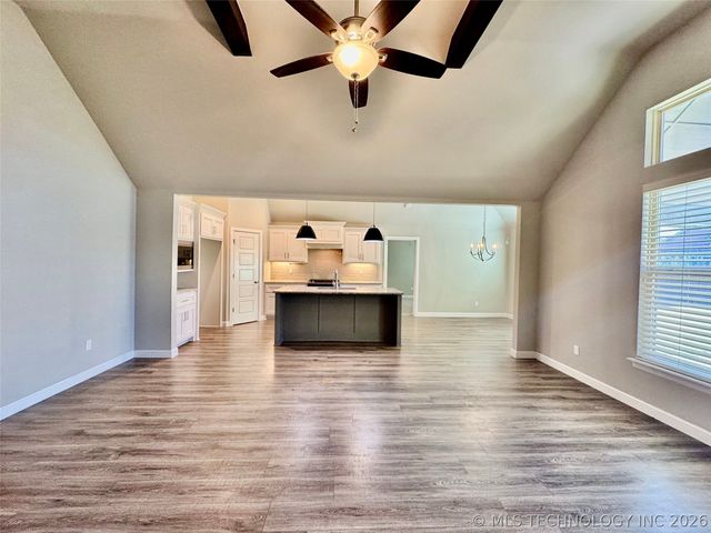 4224 S 185th East Avenue, Tulsa, OK 74134