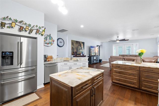 10839 BREAKING ROCKS DRIVE, Tampa, FL 33647