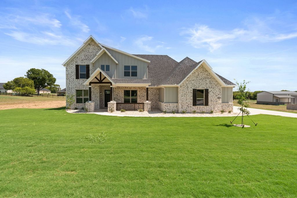 441 Paradise Ridge Drive, Waxahachie, TX 75167