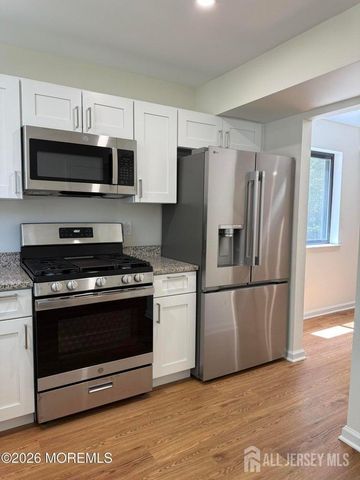 5 Canary Circle, Howell, NJ 07731