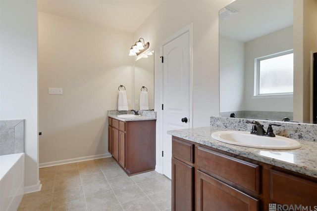 7363 Harrell Dr, Zachary, LA 70791