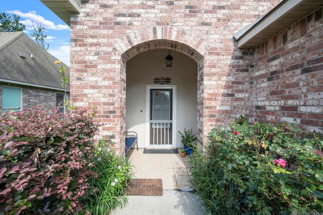 7363 Harrell Dr, Zachary, LA 70791