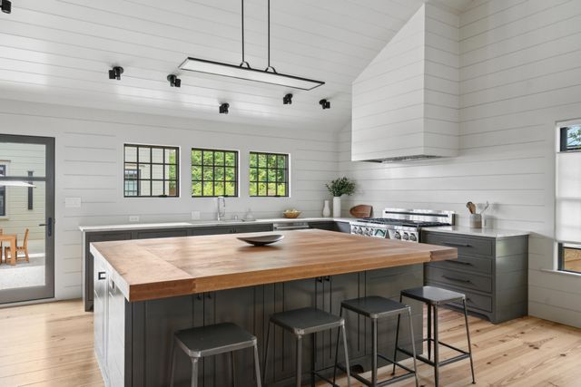 922 Kincade Drive, Mount Pleasant, SC 29464