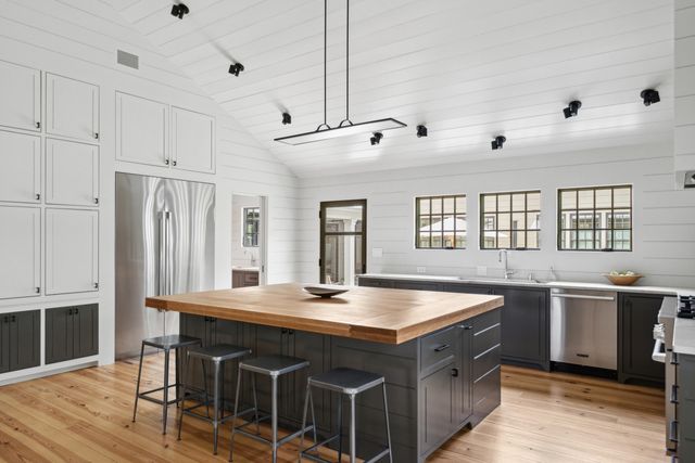 922 Kincade Drive, Mount Pleasant, SC 29464