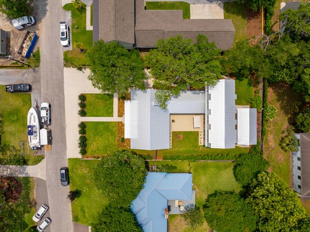 922 Kincade Drive, Mount Pleasant, SC 29464