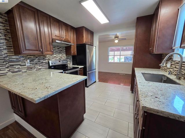 42170 Camino Santa Barbara, Fremont, CA 94539